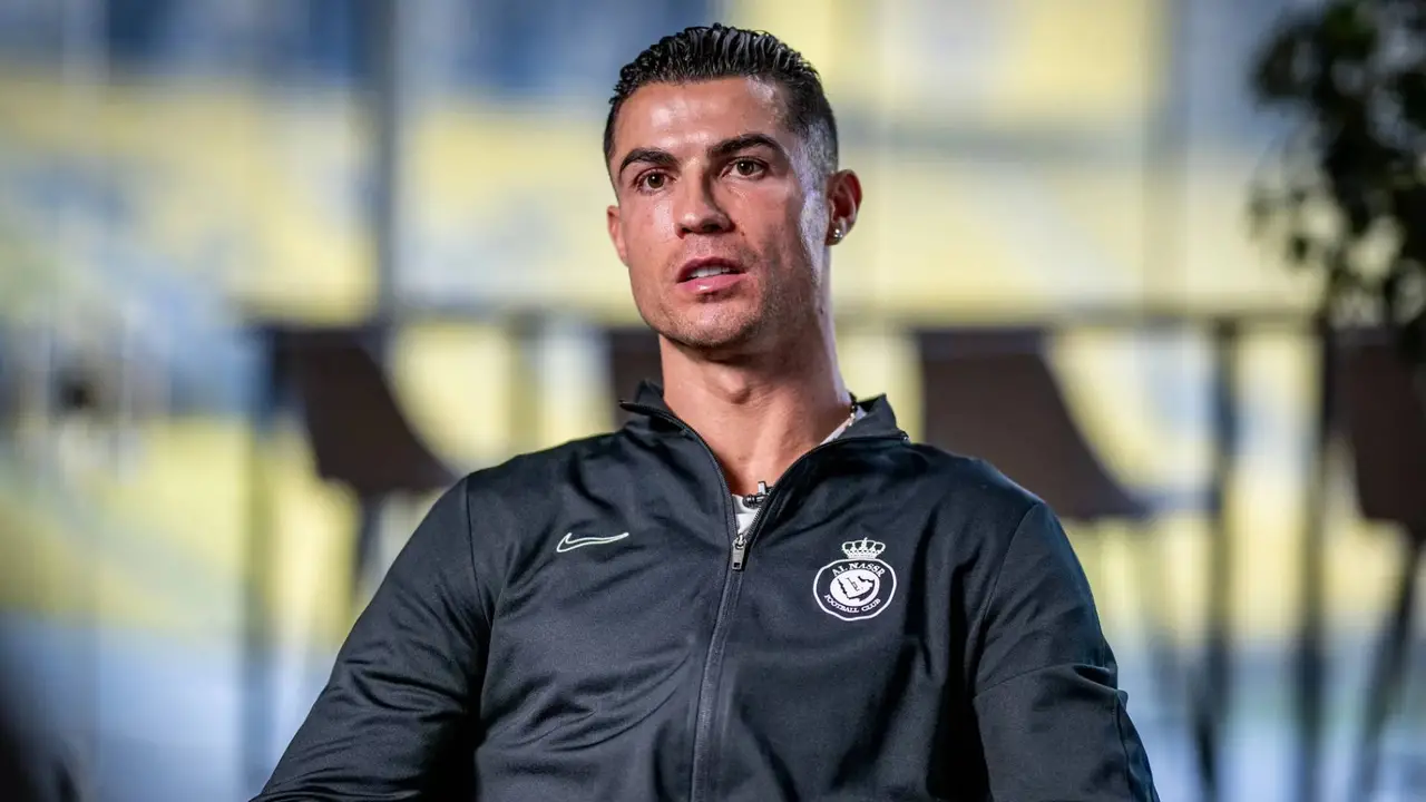 كيف يمنع قانون بيكيه كريستيانو رونالدو من العودة مجددًا إلى الدوري الإسباني؟